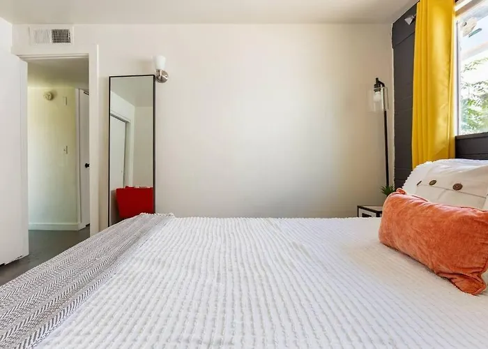 2br With Bbq & Parking Spring Fling Apartment Tucson