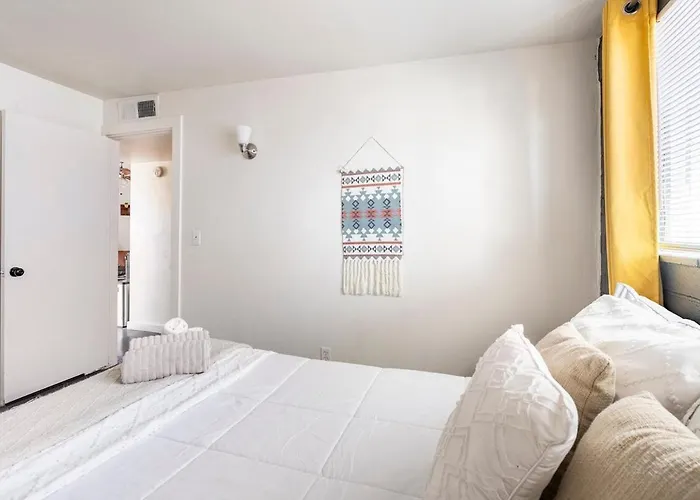 2br With Bbq & Parking Spring Fling Apartment Tucson