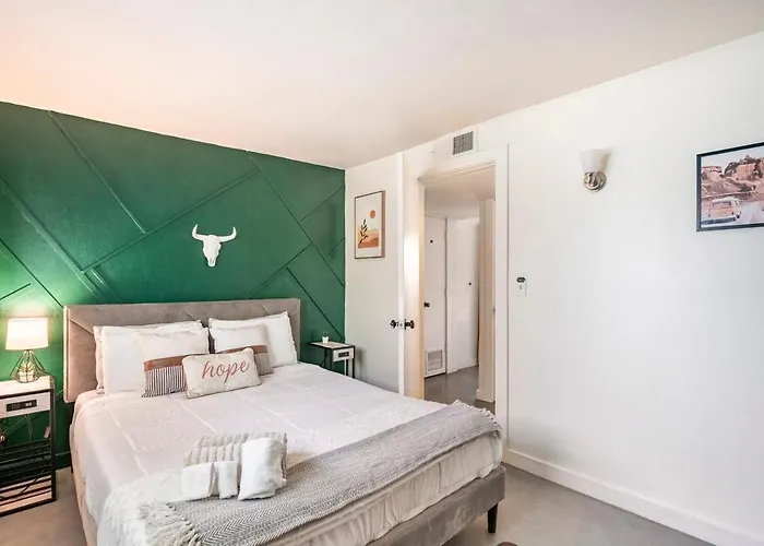 2br With Bbq & Parking Spring Fling