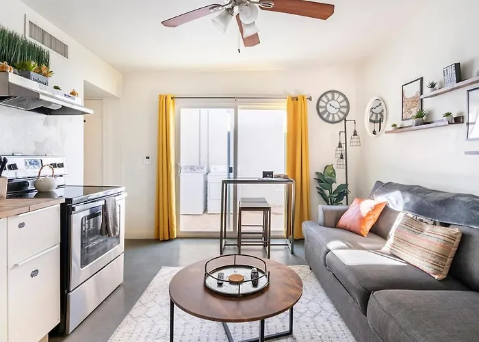 2br With Bbq & Parking Spring Fling
