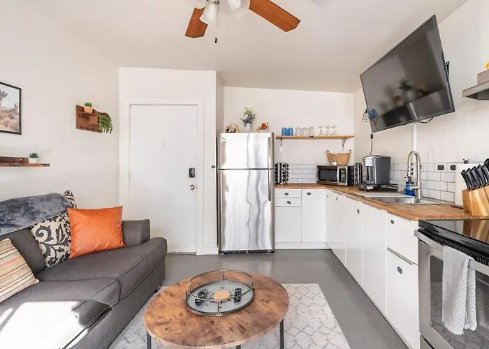 2br With Bbq & Parking Spring Fling Apartment